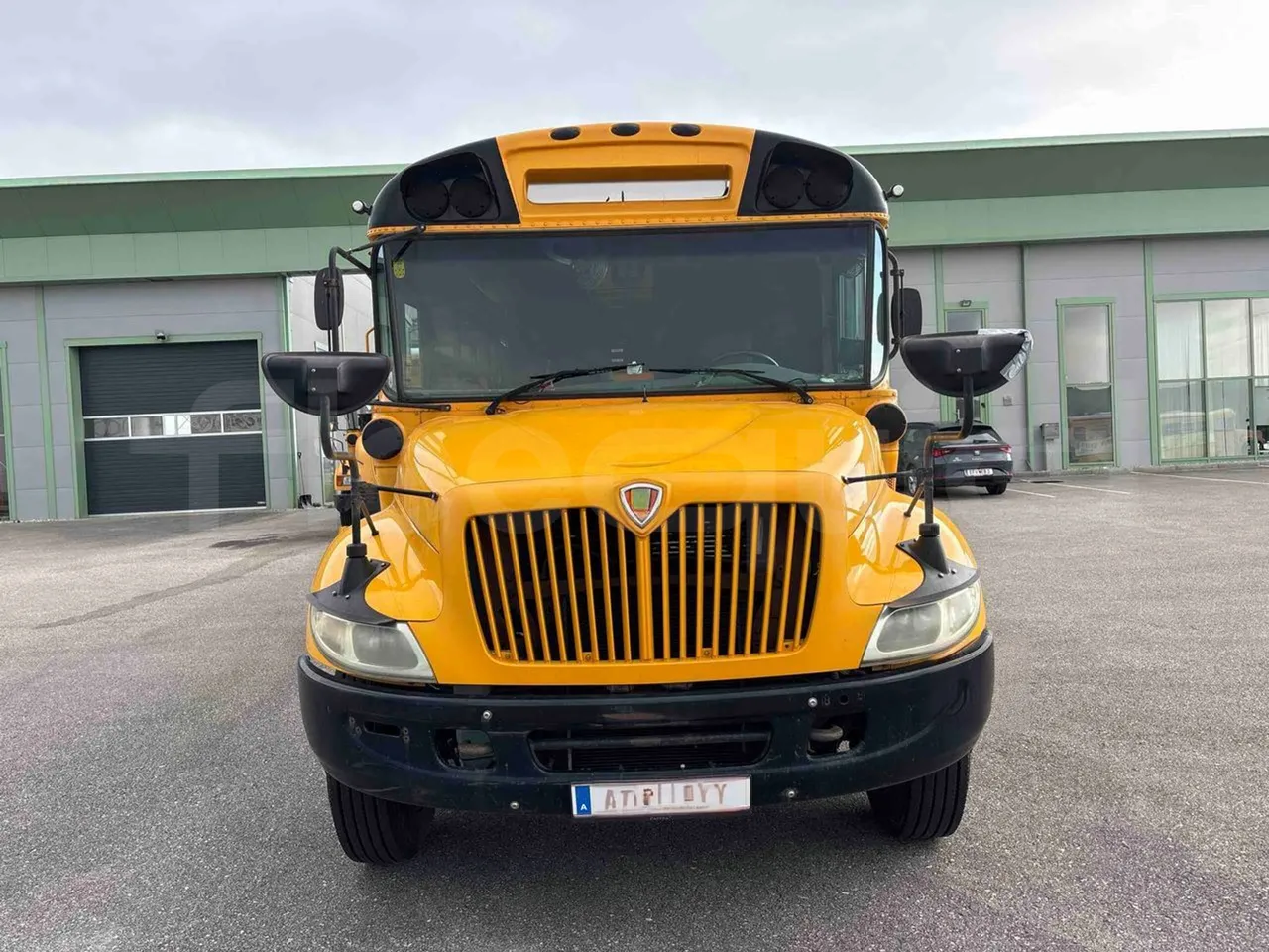 International PB10500 - front photo