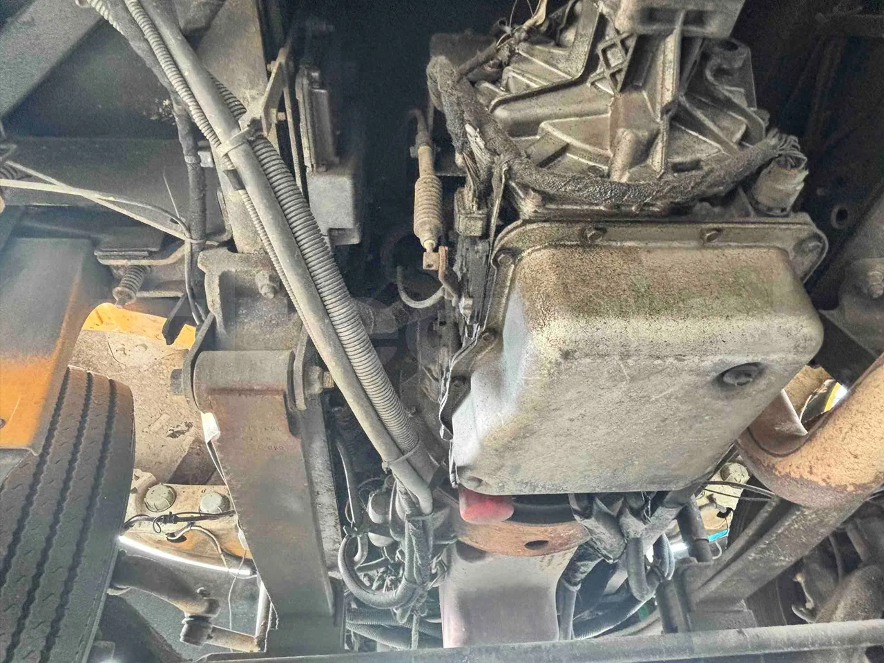 International PB10500 - gearbox photo