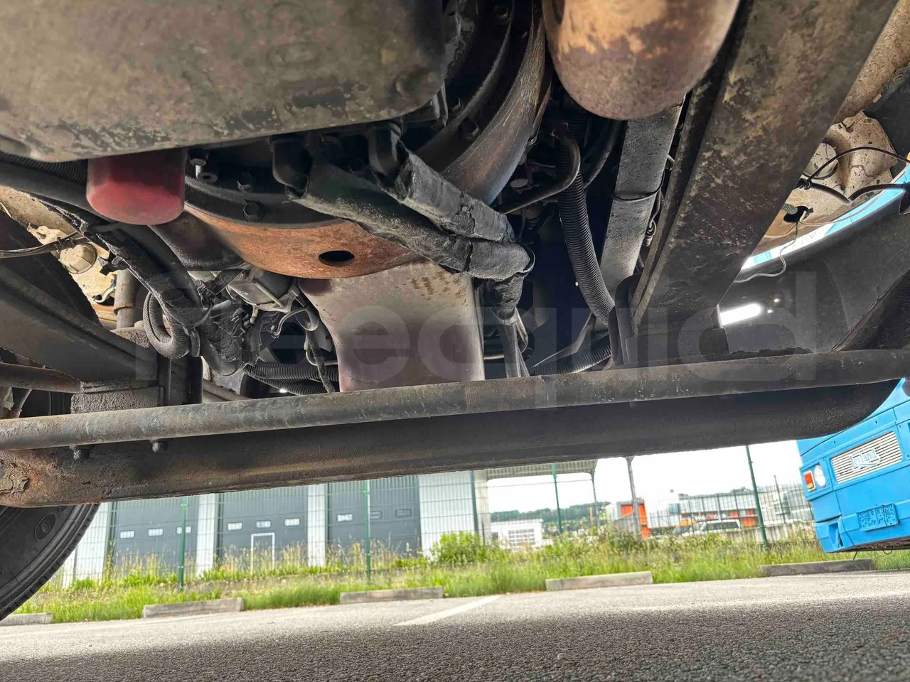 International PB10500 - front axle central