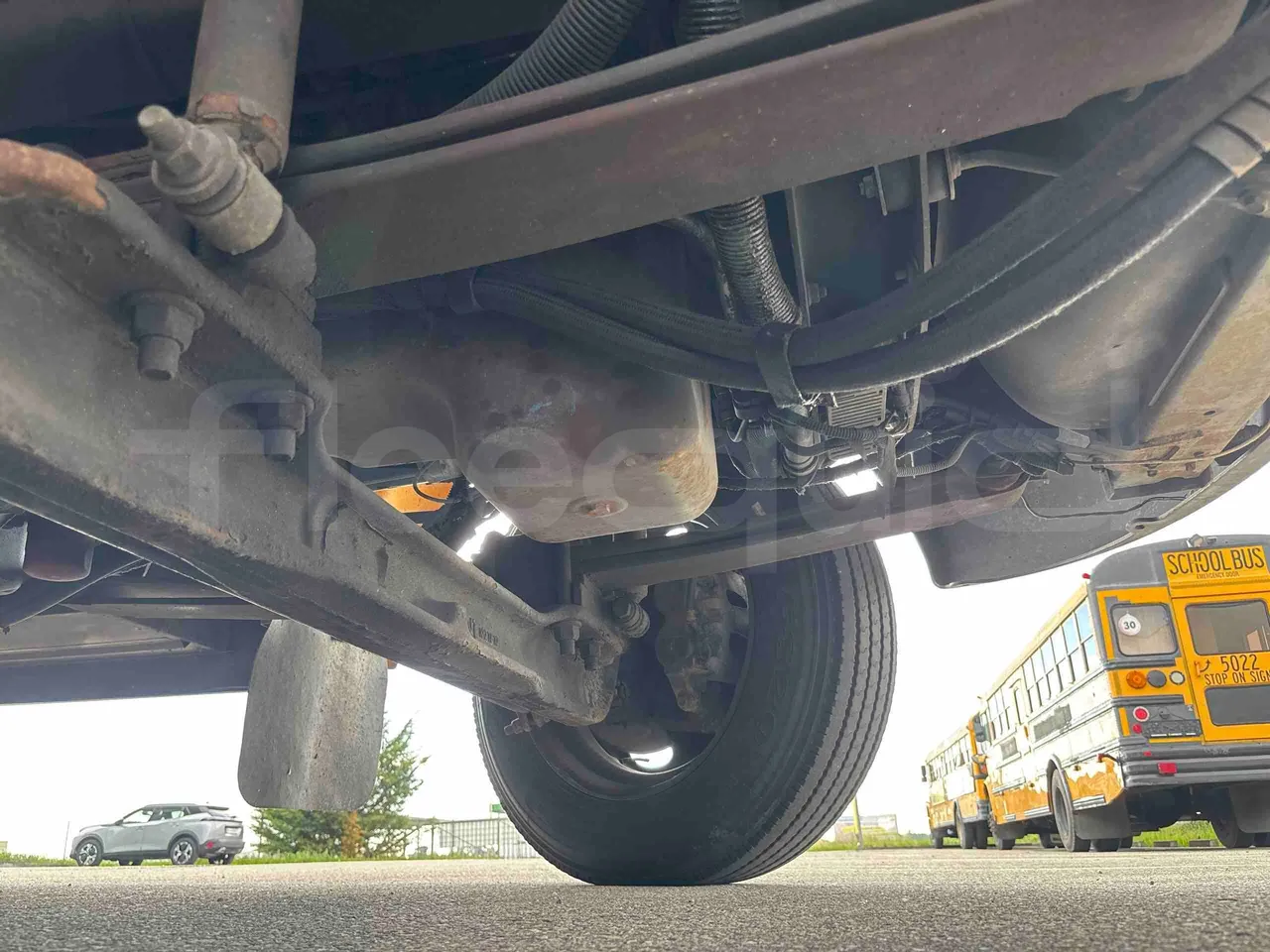 International PB10500 - front axle right side