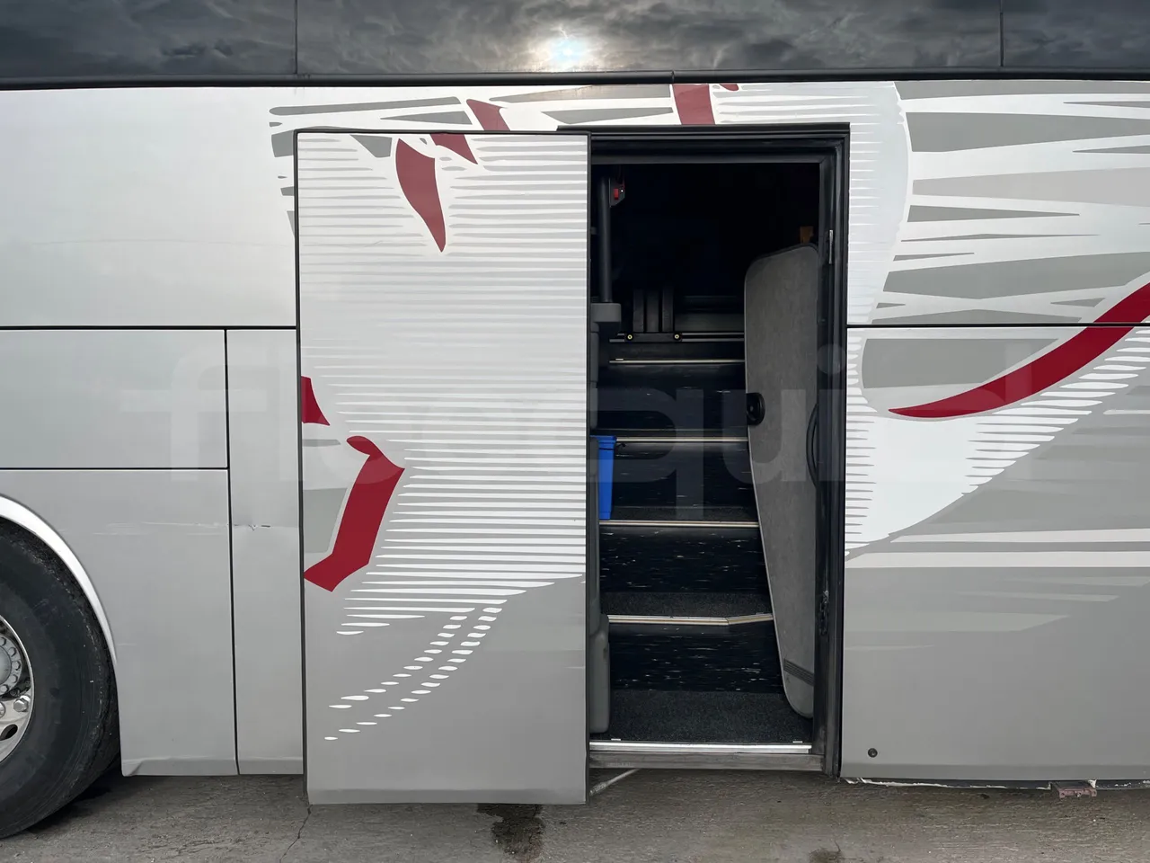 Irisbus 397E.12 397E.12 - Euro5 - 331kW -  12.410mt - front door 2 open