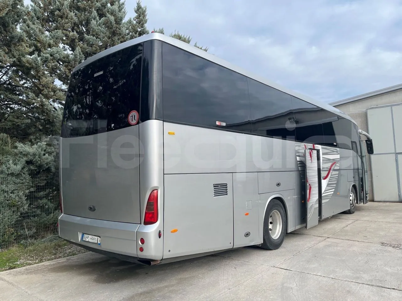 Irisbus 397E.12 397E.12 - Euro5 - 331kW -  12.410mt - 3/4 right rear doors open