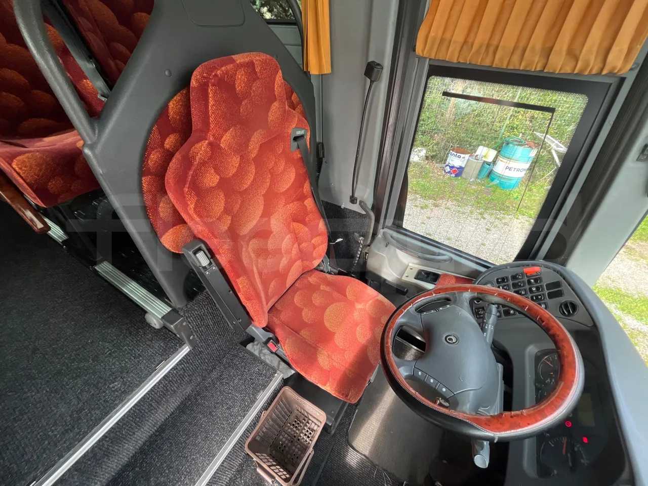 Irisbus 397E.12 397E.12 - Euro5 - 331kW -  12.410mt - driver's seat photo