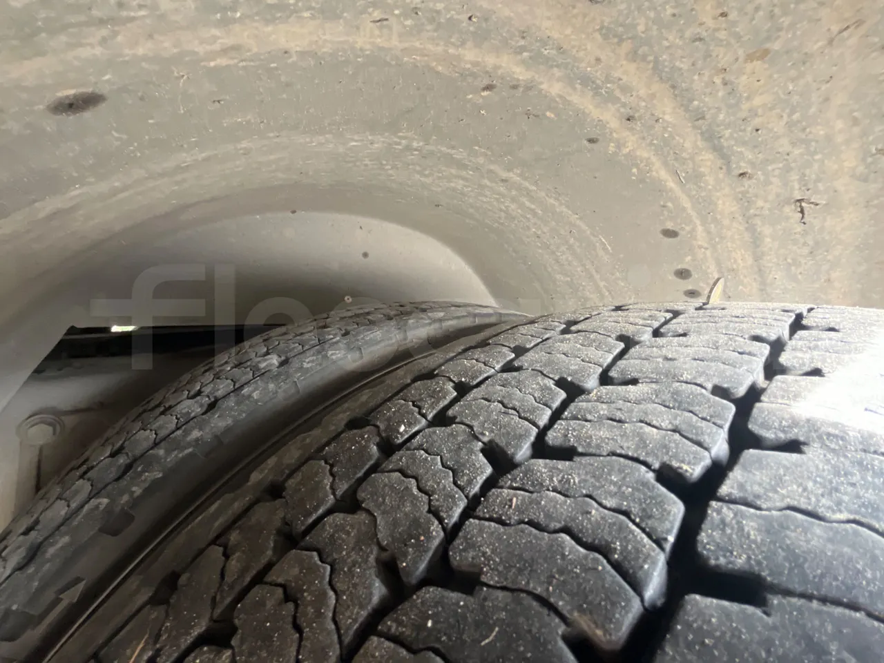 Irisbus 397E.12 397E.12 - Euro5 - 331kW -  12.410mt - tread condition second axle tires left