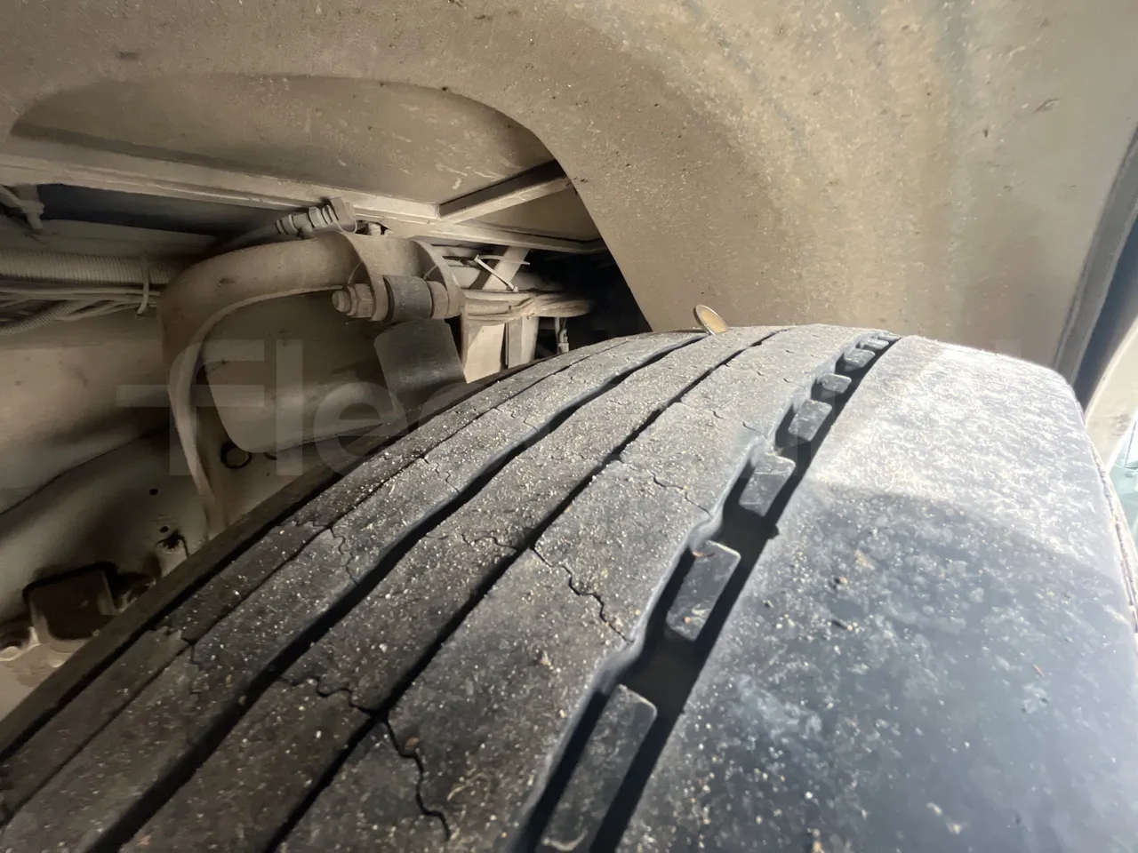 Irisbus 397E.12 397E.12 - Euro5 - 331kW -  12.410mt - tread condition second axle tires right