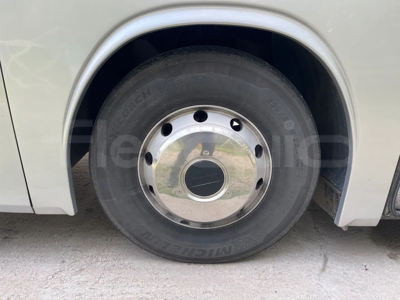 Irisbus 397E.12 397E.12 - Euro5 - 331kW -  12.410mt - front left tire measurements