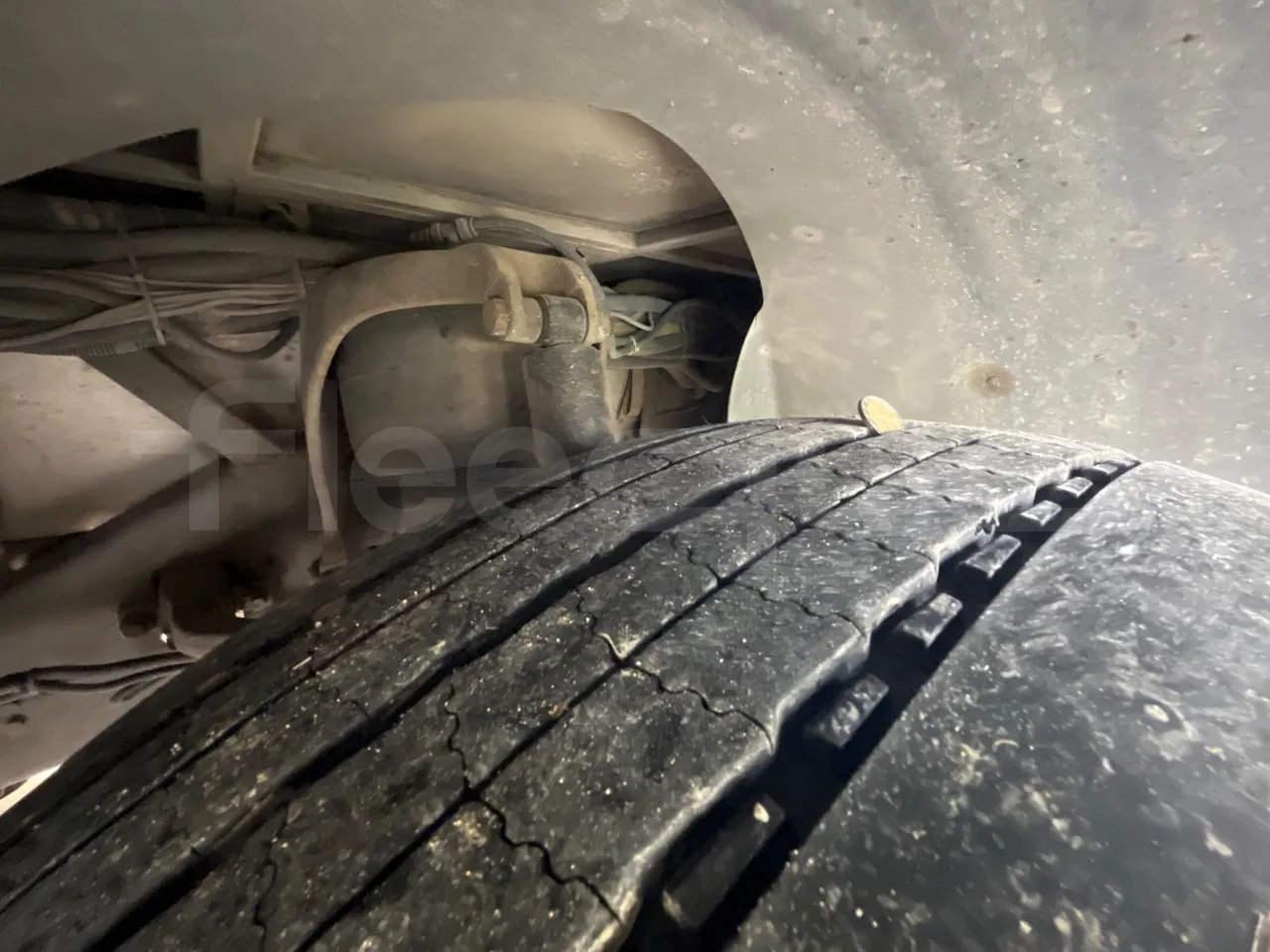 Irisbus 397E.12 397E.12 - Euro5 - 331kW -  12.410mt - rear left tire photo