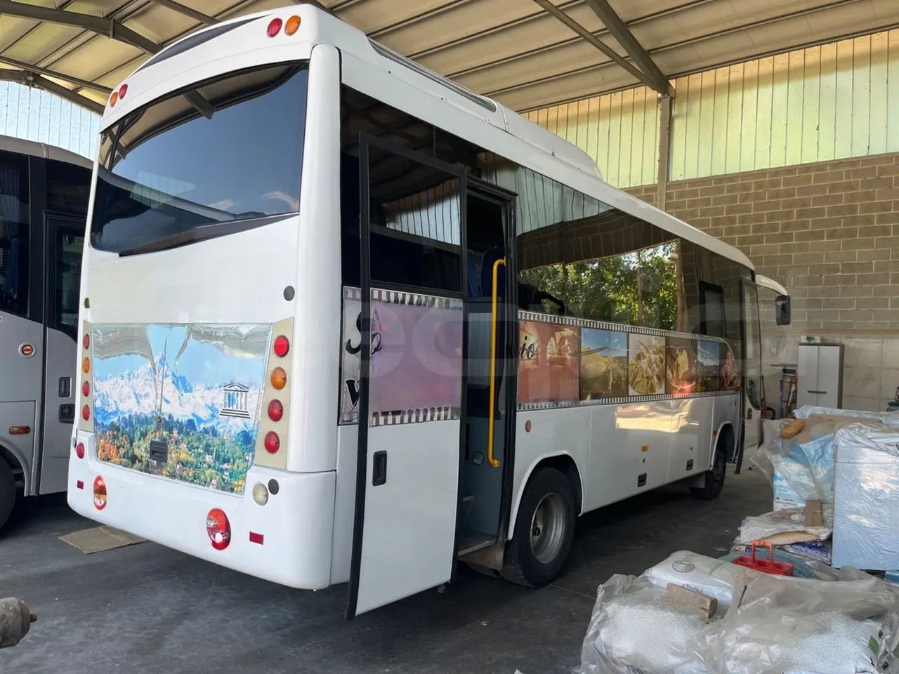 Otokar Navigo F185X31 - EUR4 - 130.45kW - 7.721m - 3/4 right rear doors open