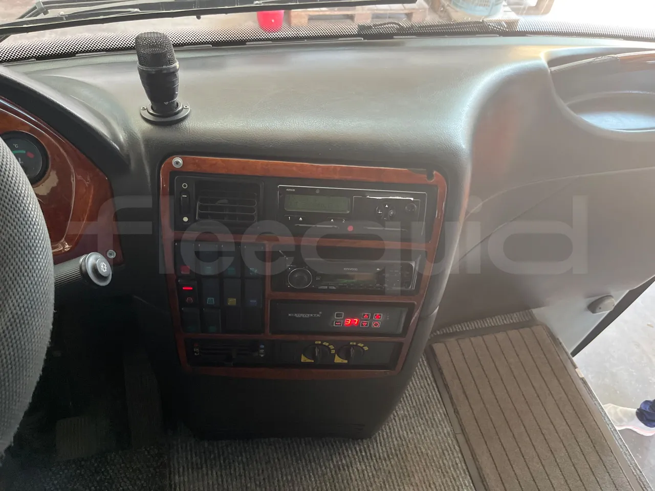 Otokar Navigo F185X31 - EUR4 - 130.45kW - 7.721m - radio accessories photo