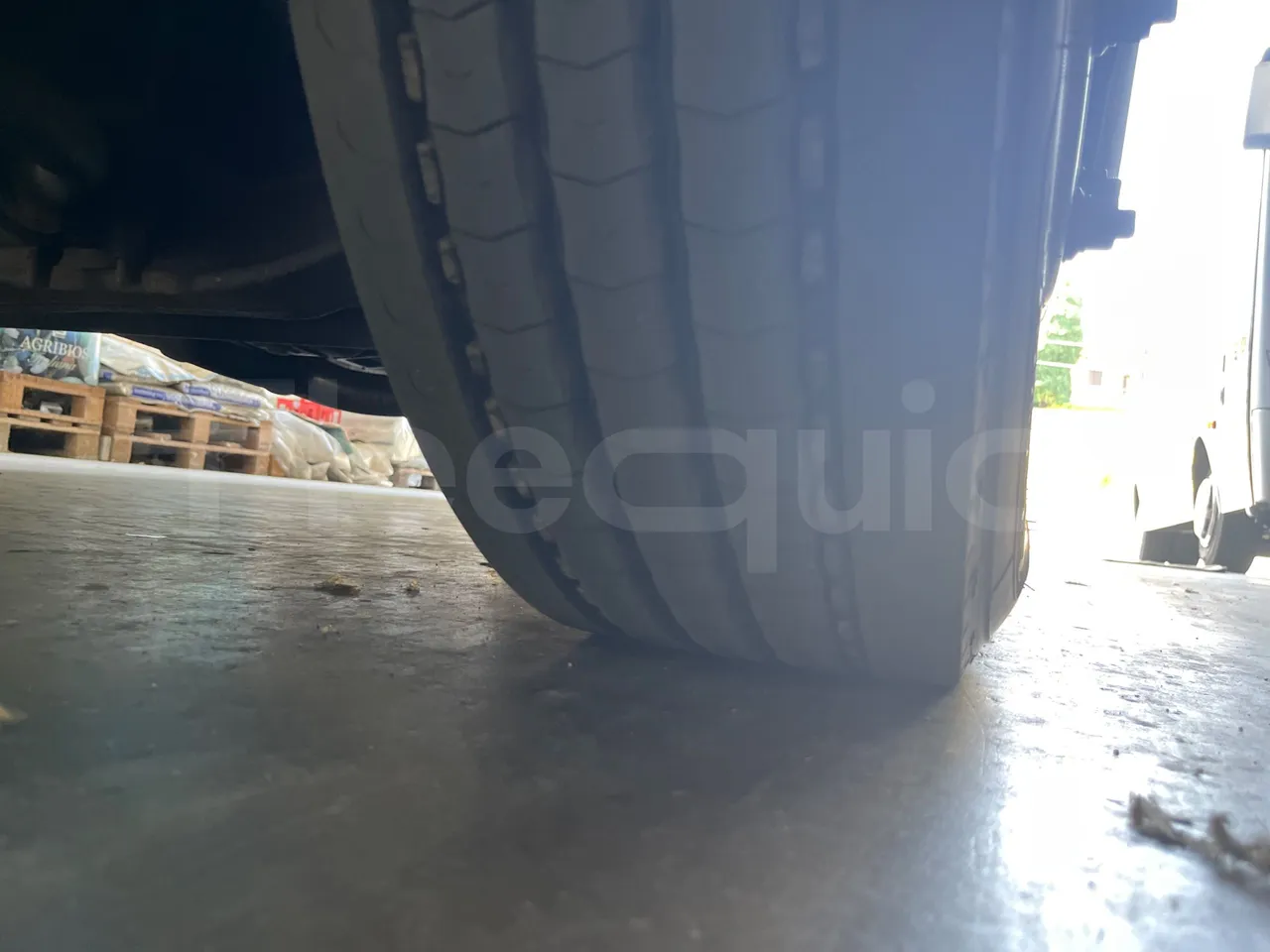 Otokar Navigo F185X31 - EUR4 - 130.45kW - 7.721m - tread condition front tires left