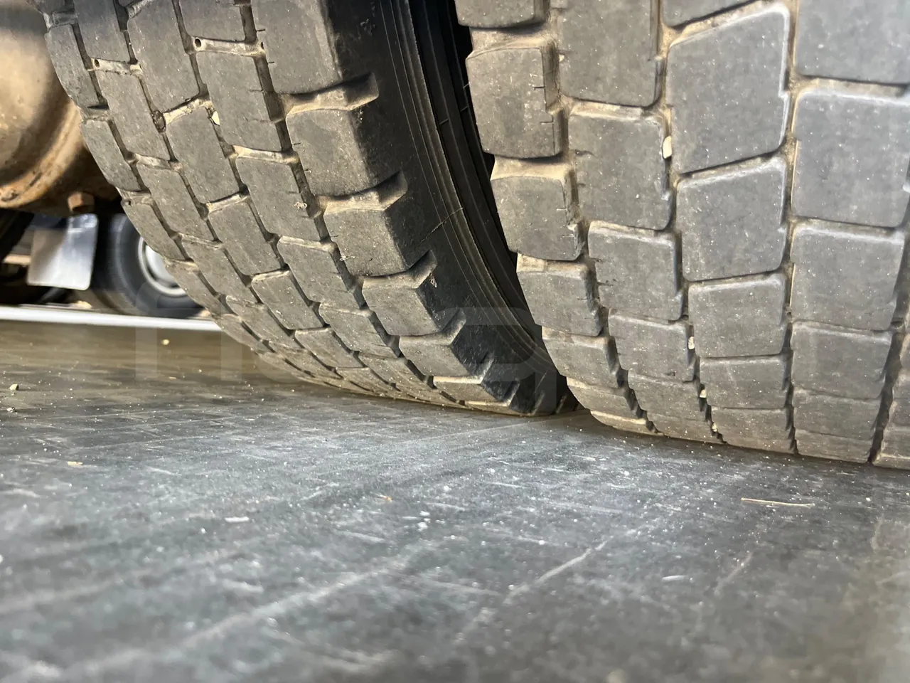 Otokar Navigo F185X31 - EUR4 - 130.45kW - 7.721m - tread condition second axle tires right