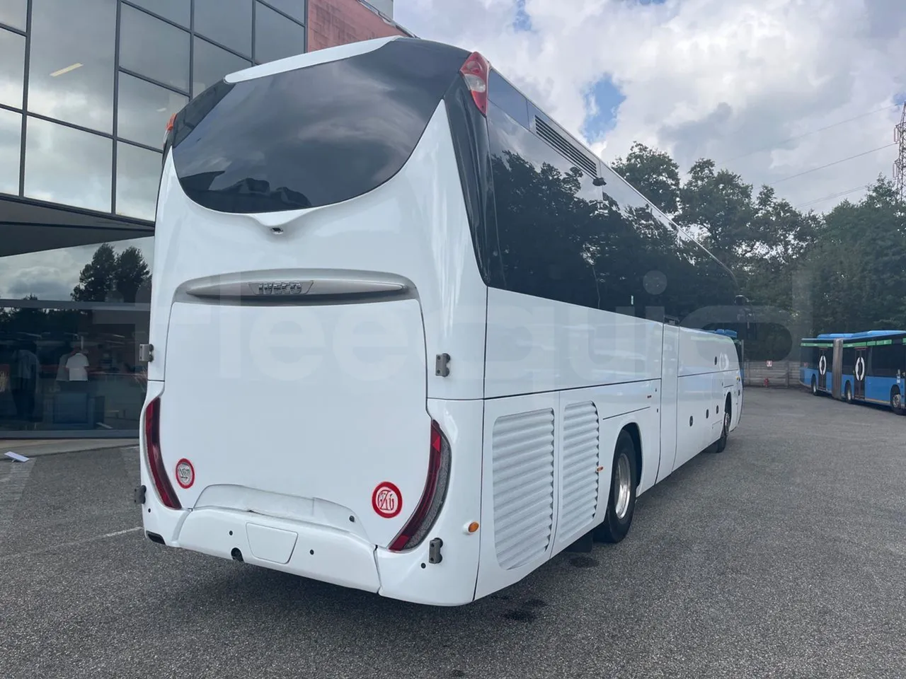 Iveco Magelys SFR2XX - Euro6 - 12,83m - 294kw - 3/4 right rear doors closed