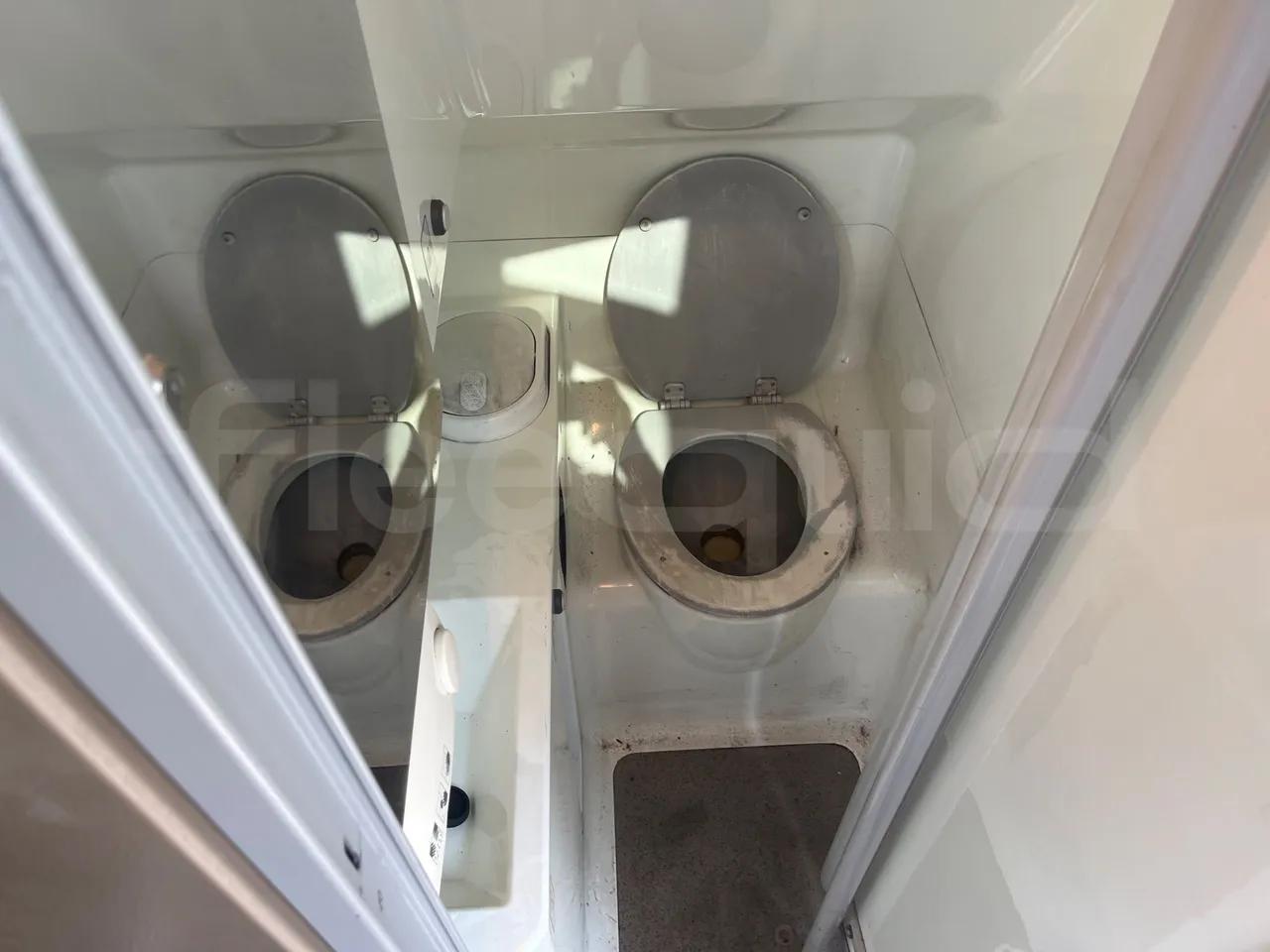 Iveco Magelys SFR2XX - Euro6 - 12,83m - 294kw - toilette accessories photo