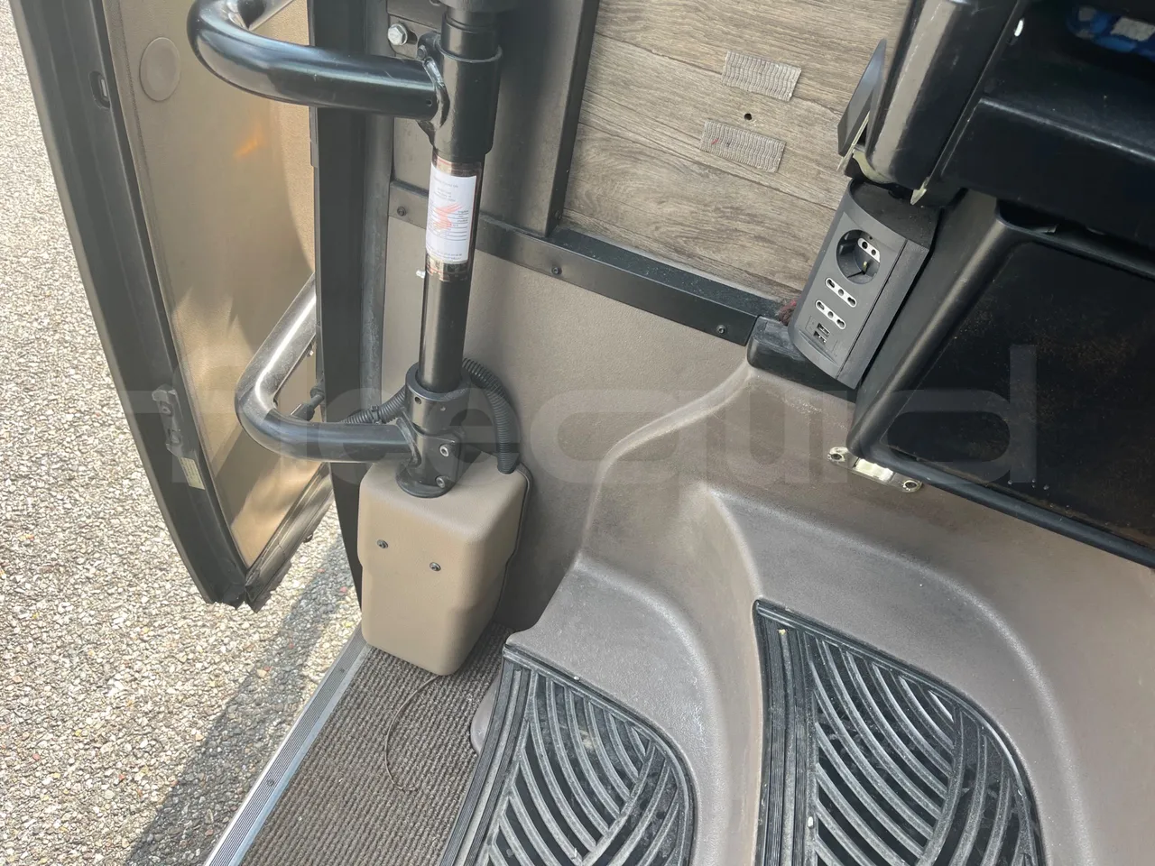 Iveco Magelys SFR2XX - Euro6 - 12,83m - 294kw - door mechanism photo