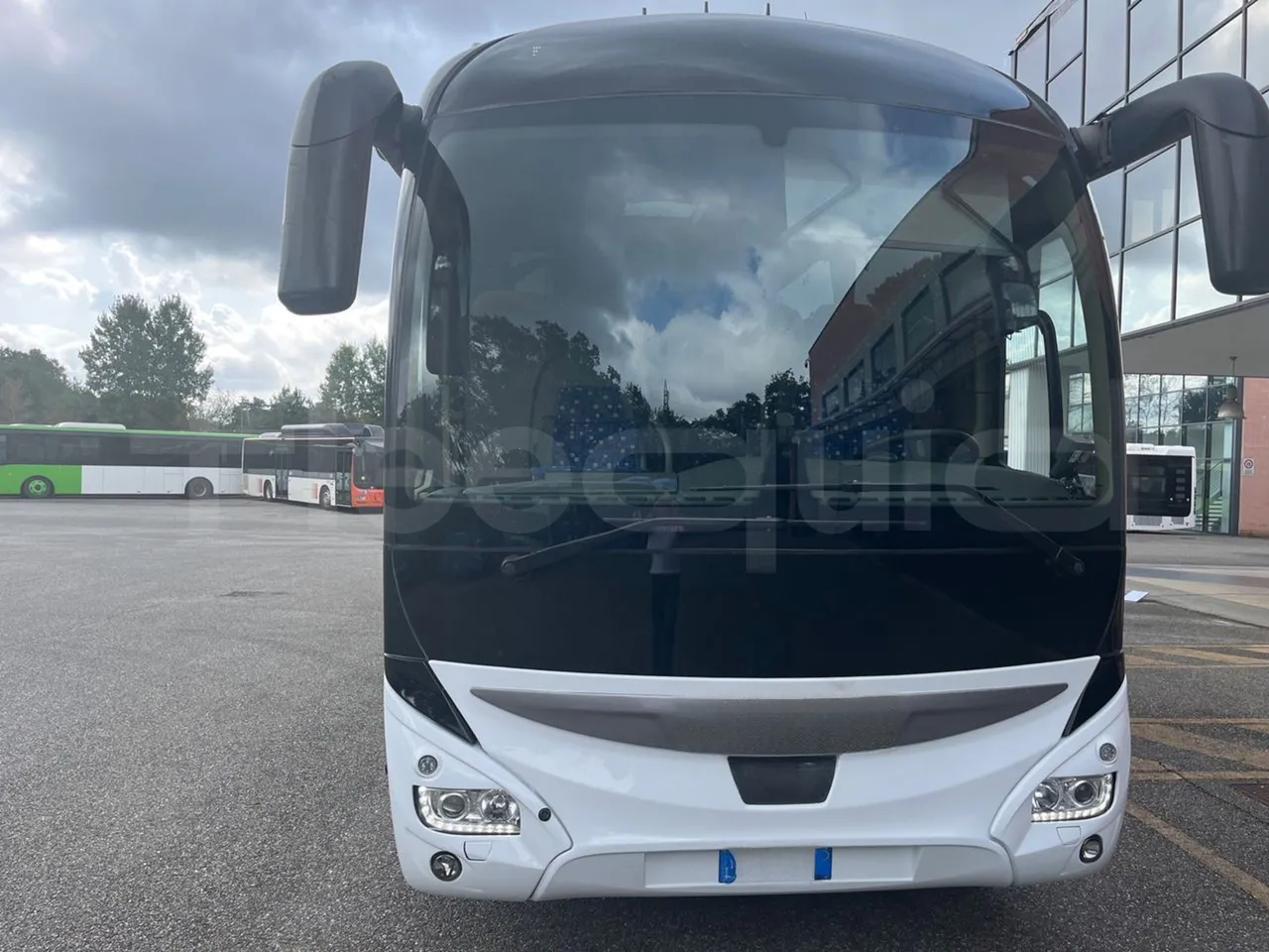 Iveco Magelys SFR2XX - Euro6 - 12,83m - 294kw - front photo