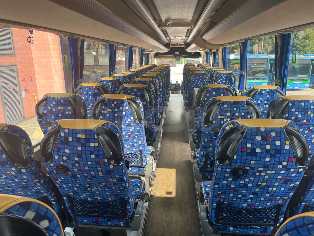 Iveco Magelys SFR2XX - Euro6 - 12,83m - 294kw - forward view middle aisle
