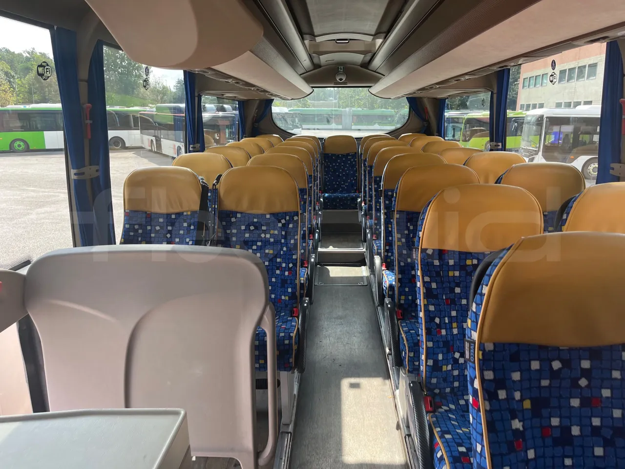 Iveco Magelys SFR2XX - Euro6 - 12,83m - 294kw - reverse view middle aisle