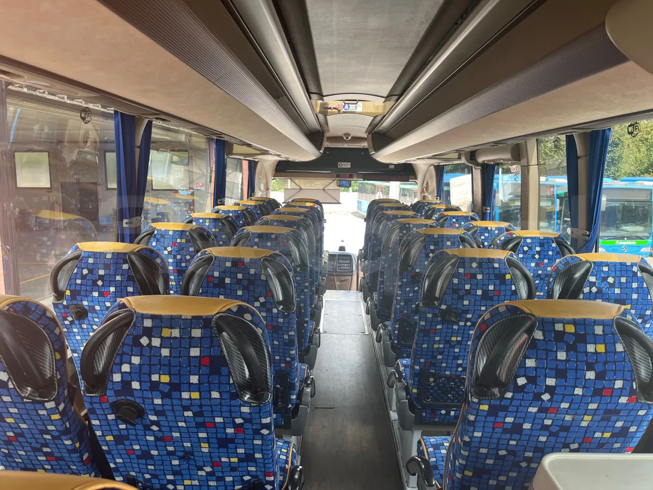 Iveco Magelys SFR2XX - Euro6 - 12,83m - 294kw - forward view all seats last row height