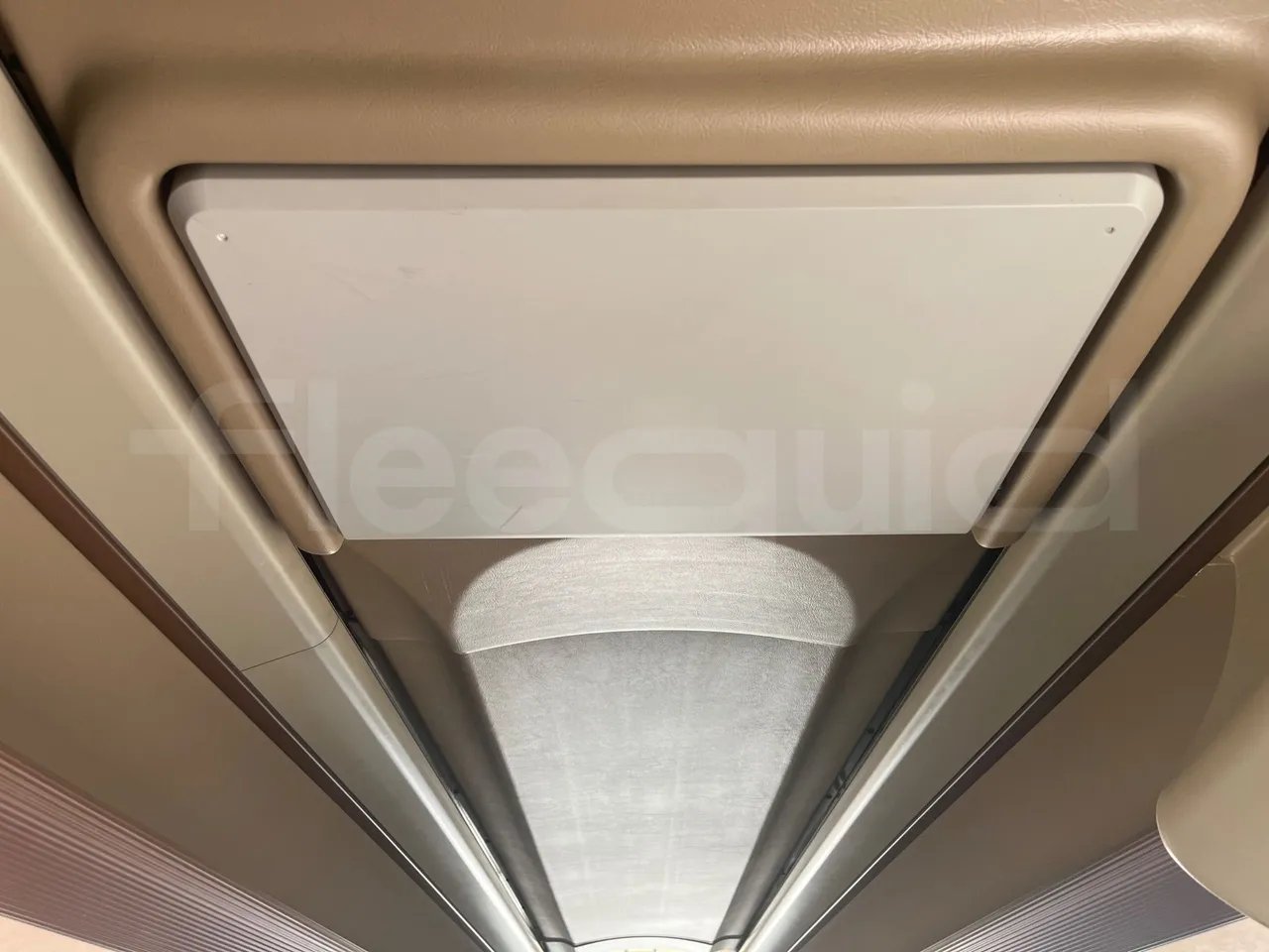 Iveco Magelys SFR2XX - Euro6 - 12,83m - 294kw - monitor detail photo