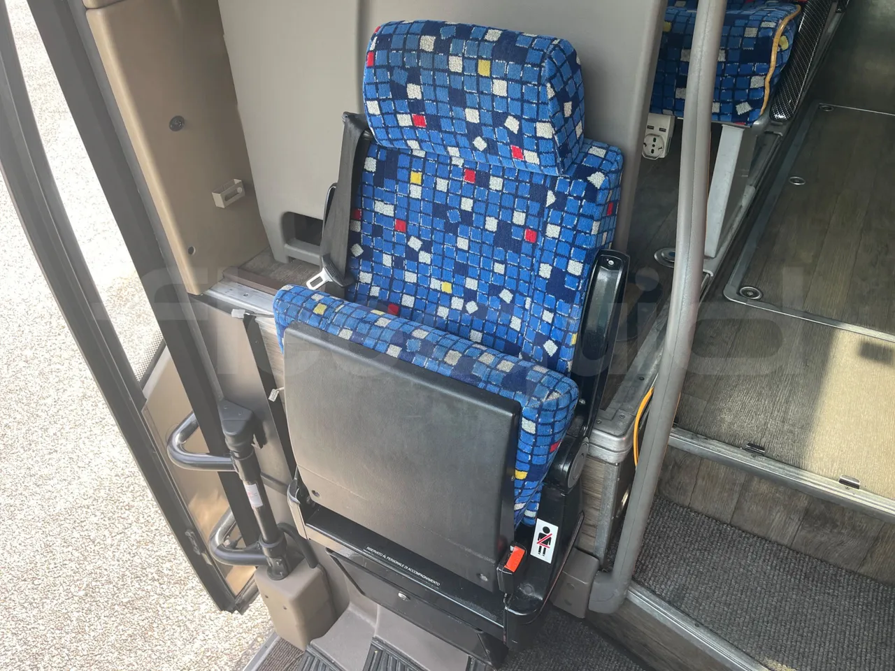 Iveco Magelys SFR2XX - Euro6 - 12,83m - 294kw - hostess seat photo