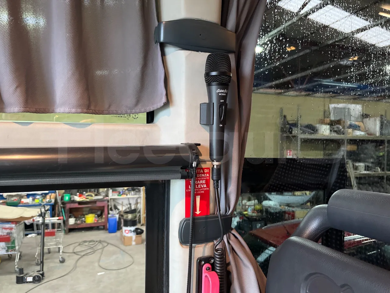 Irizar Scania К470ЕВ 6X2 - Euro4 - 345kW - 12.850mt - hostes microphone accessories photo