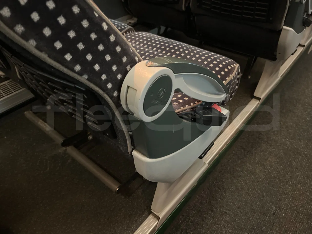 Irizar Scania К470ЕВ 6X2 - Euro4 - 345kW - 12.850mt - armrest detail photo