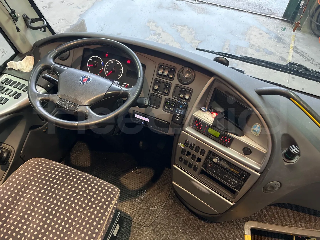 Irizar Scania К470ЕВ 6X2 - Euro4 - 345kW - 12.850mt - buttons panels on