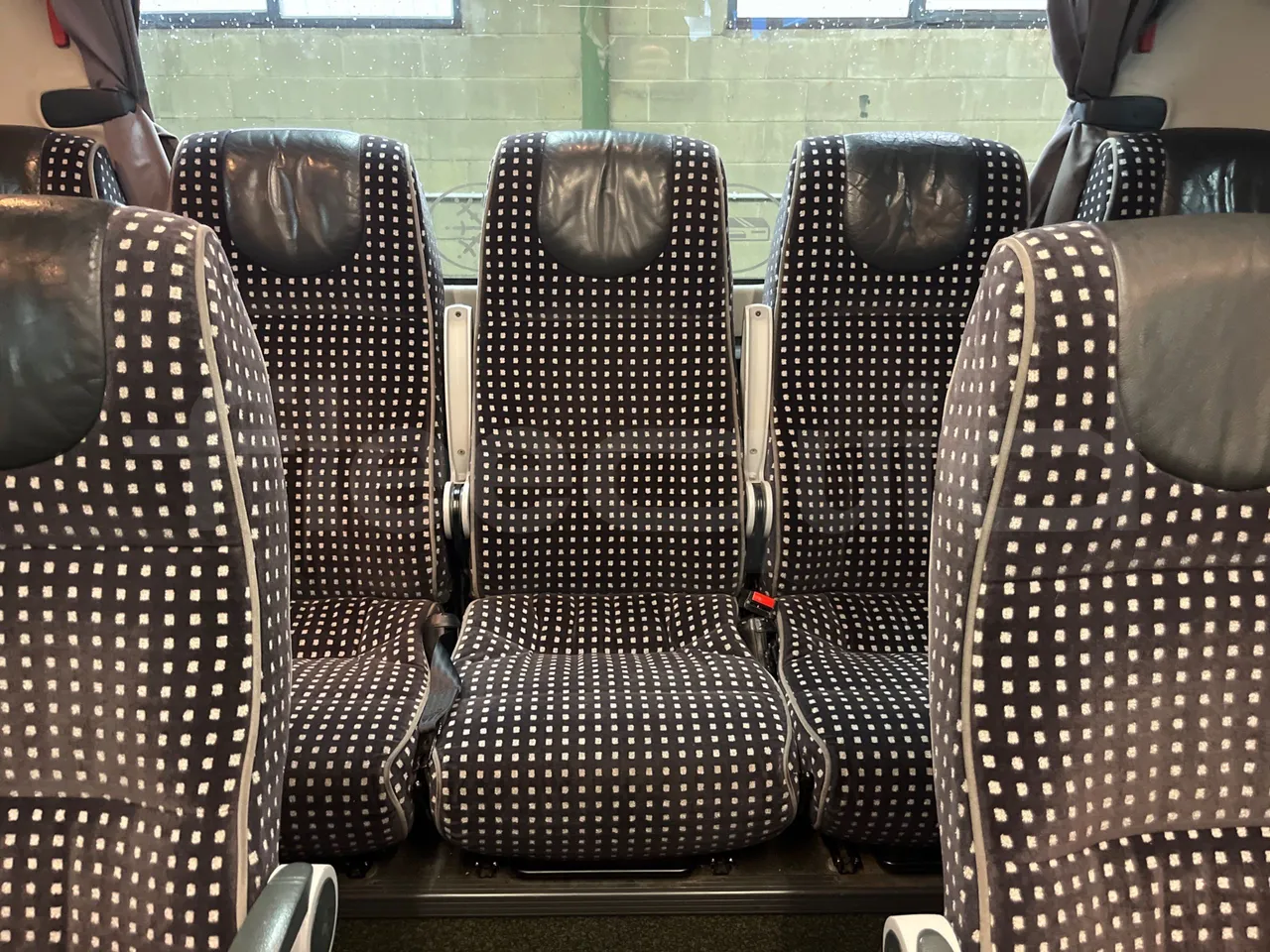 Irizar Scania К470ЕВ 6X2 - Euro4 - 345kW - 12.850mt - single seat detail