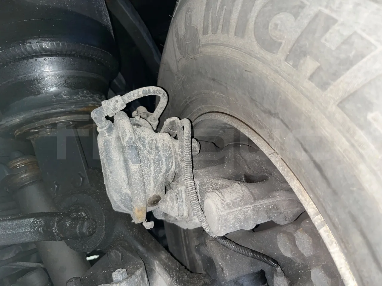 Irizar Scania К470ЕВ 6X2 - Euro4 - 345kW - 12.850mt - front brake calipers left