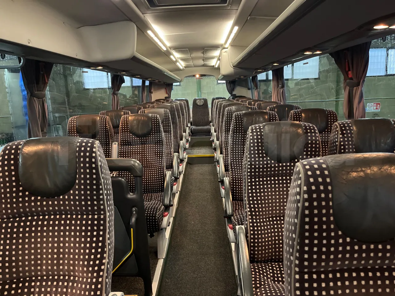 Irizar Scania К470ЕВ 6X2 - Euro4 - 345kW - 12.850mt - reverse view middle aisle