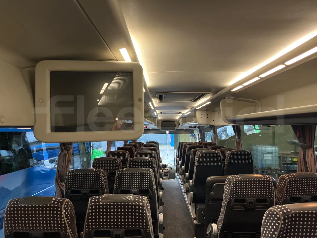 Irizar Scania К470ЕВ 6X2 - Euro4 - 345kW - 12.850mt - monitor detail photo