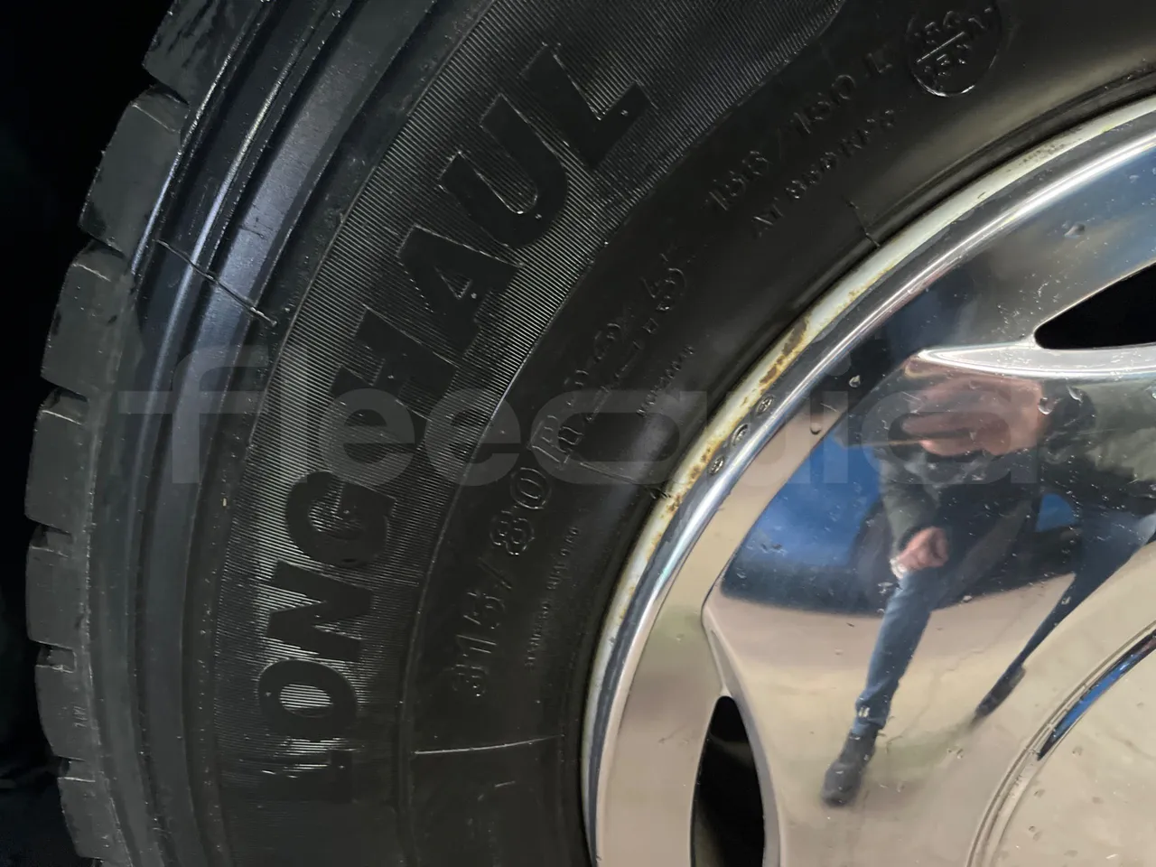 Irizar Scania К470ЕВ 6X2 - Euro4 - 345kW - 12.850mt - tread condition front tires right