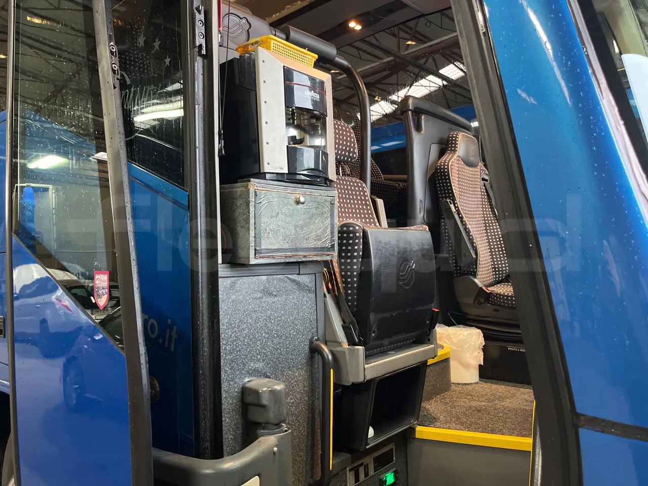 Irizar Scania К470ЕВ 6X2 - Euro4 - 345kW - 12.850mt - hostess seat photo