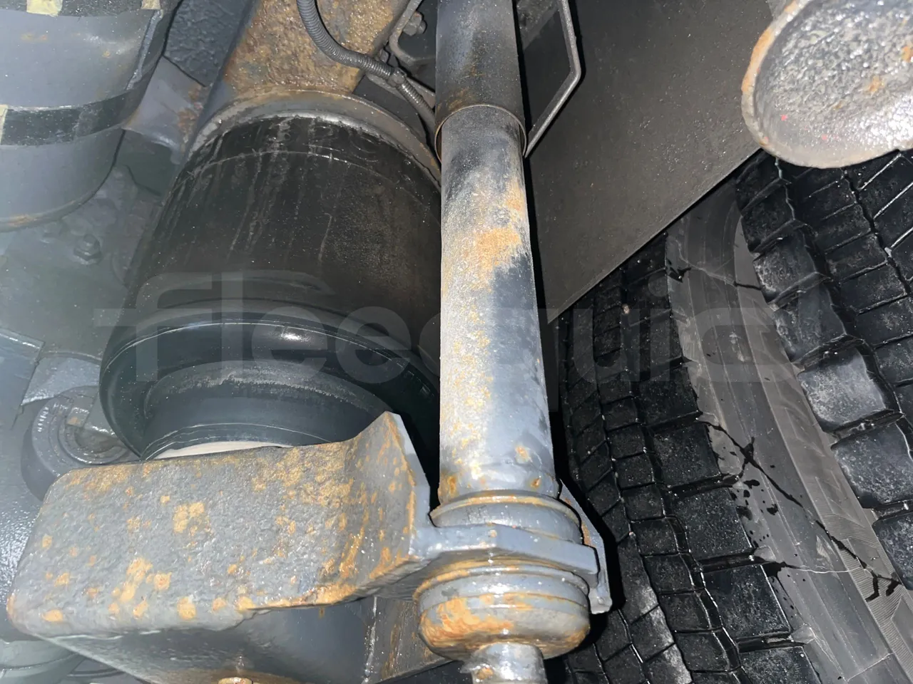 Irizar Scania К470ЕВ 6X2 - Euro4 - 345kW - 12.850mt - axle 2 shock absorbers 1 left