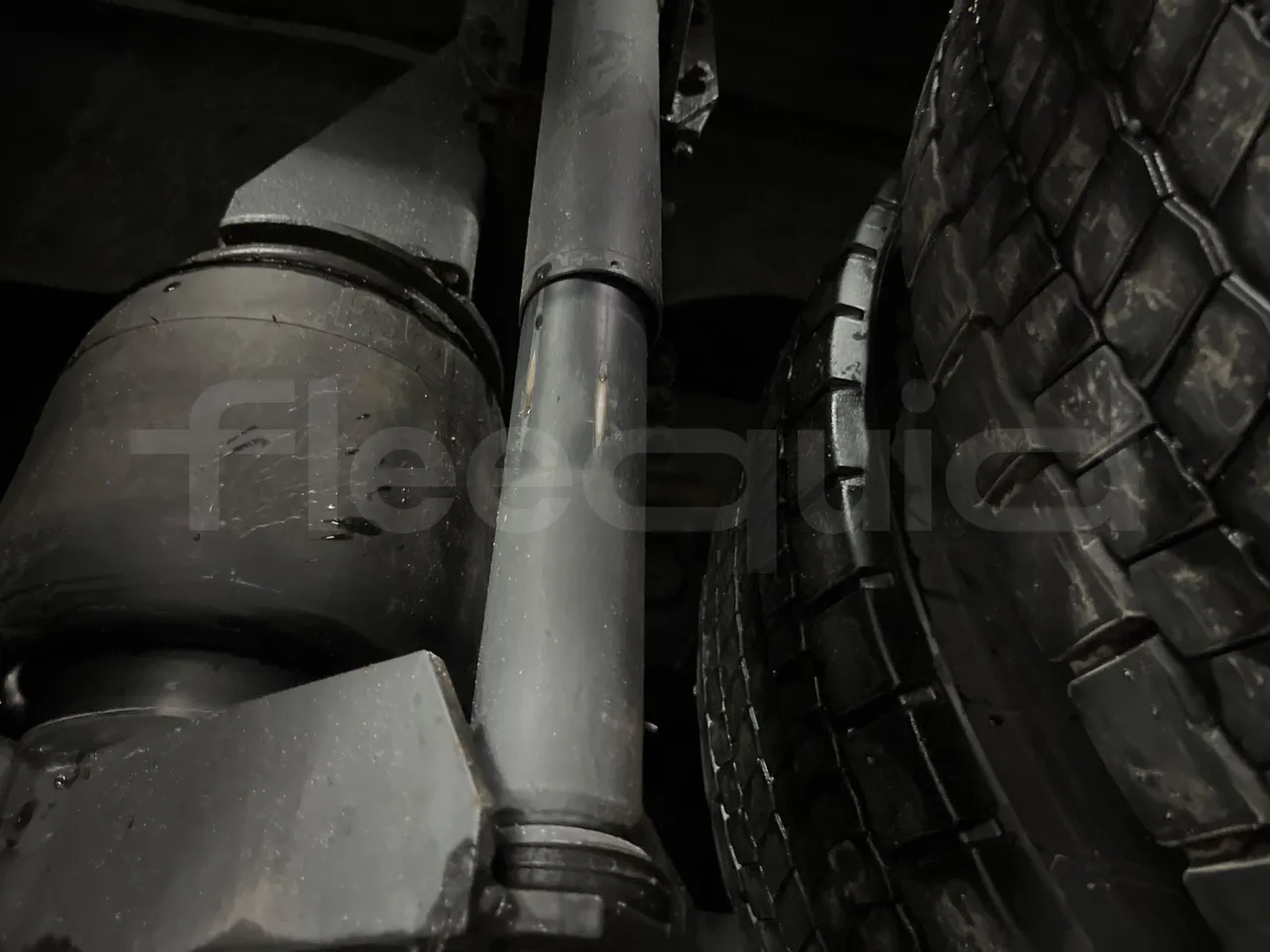 Irizar Scania К470ЕВ 6X2 - Euro4 - 345kW - 12.850mt - axle 2 shock absorbers 2 left