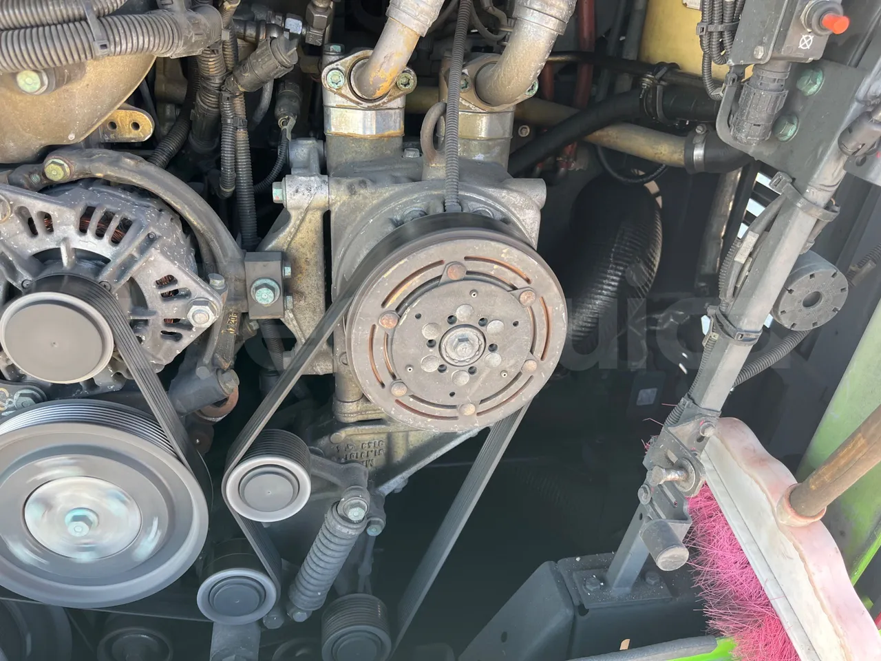 Man Lion's Coach C Joacb - Euro6 - 338kW - 13.100mt - air conditioning compressor