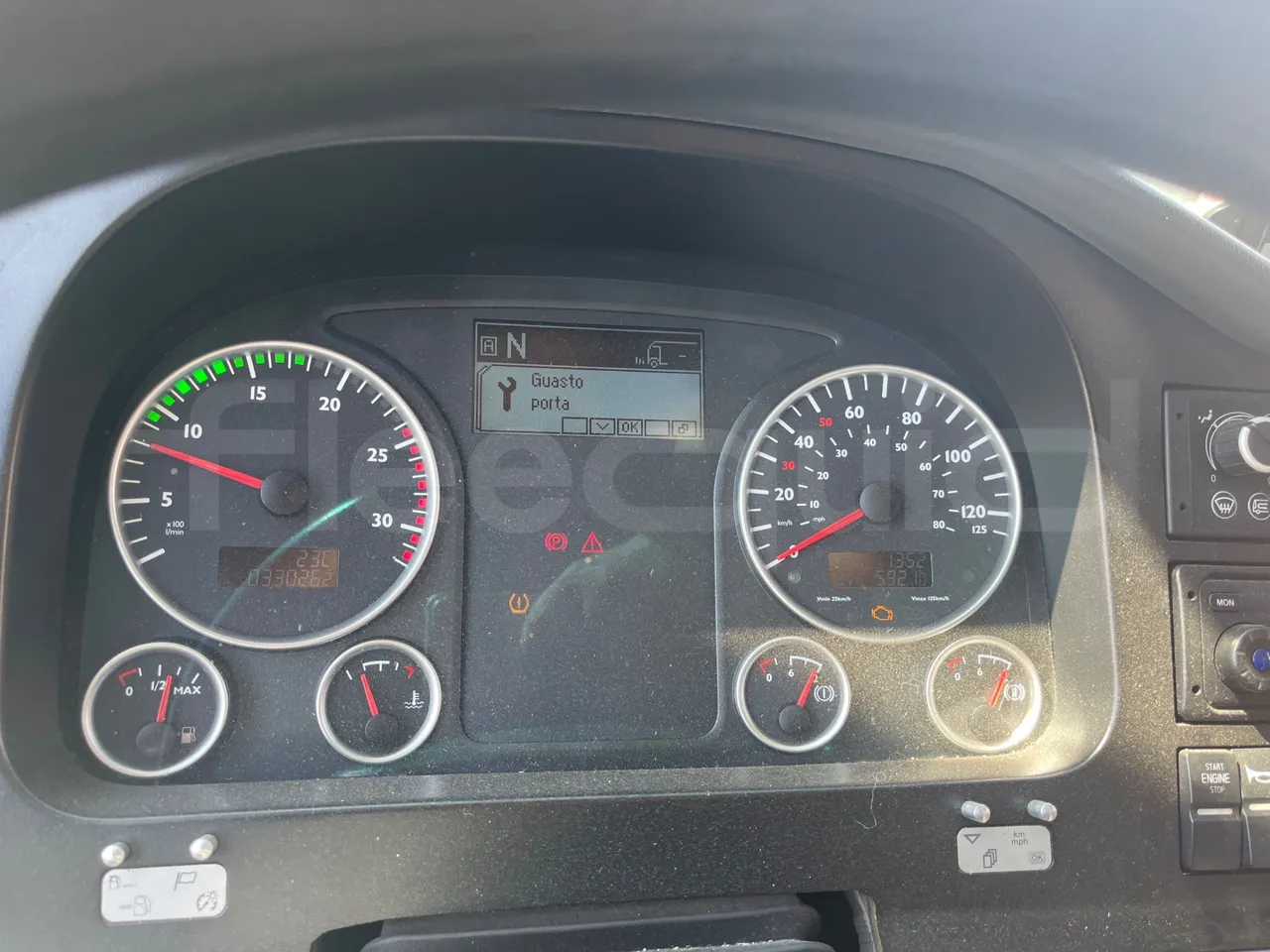 Man Lion's Coach C Joacb - Euro6 - 338kW - 13.100mt - dashboard lights on