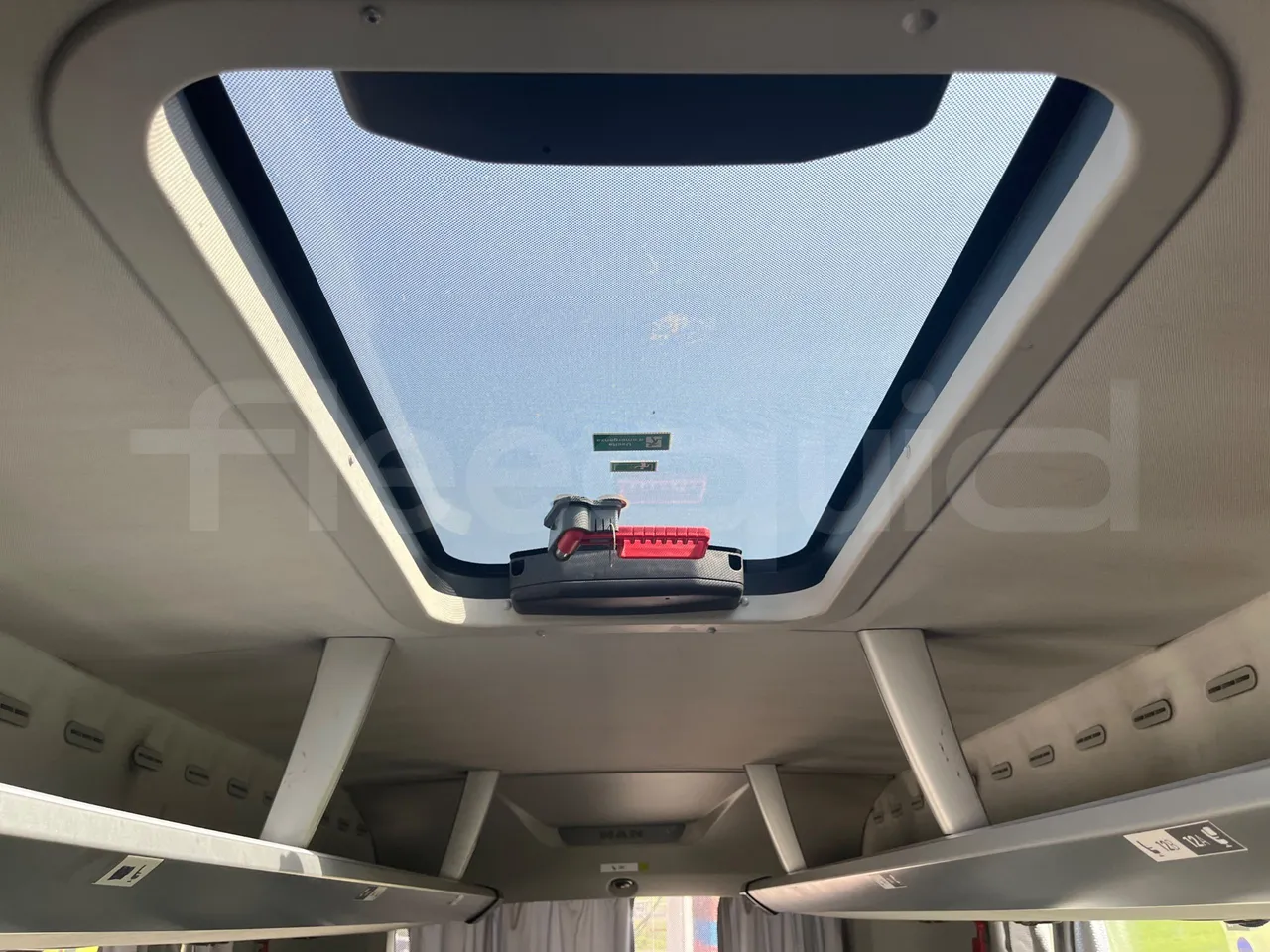 Man Lion's Coach C Joacb - Euro6 - 338kW - 13.100mt - roof hatch 2