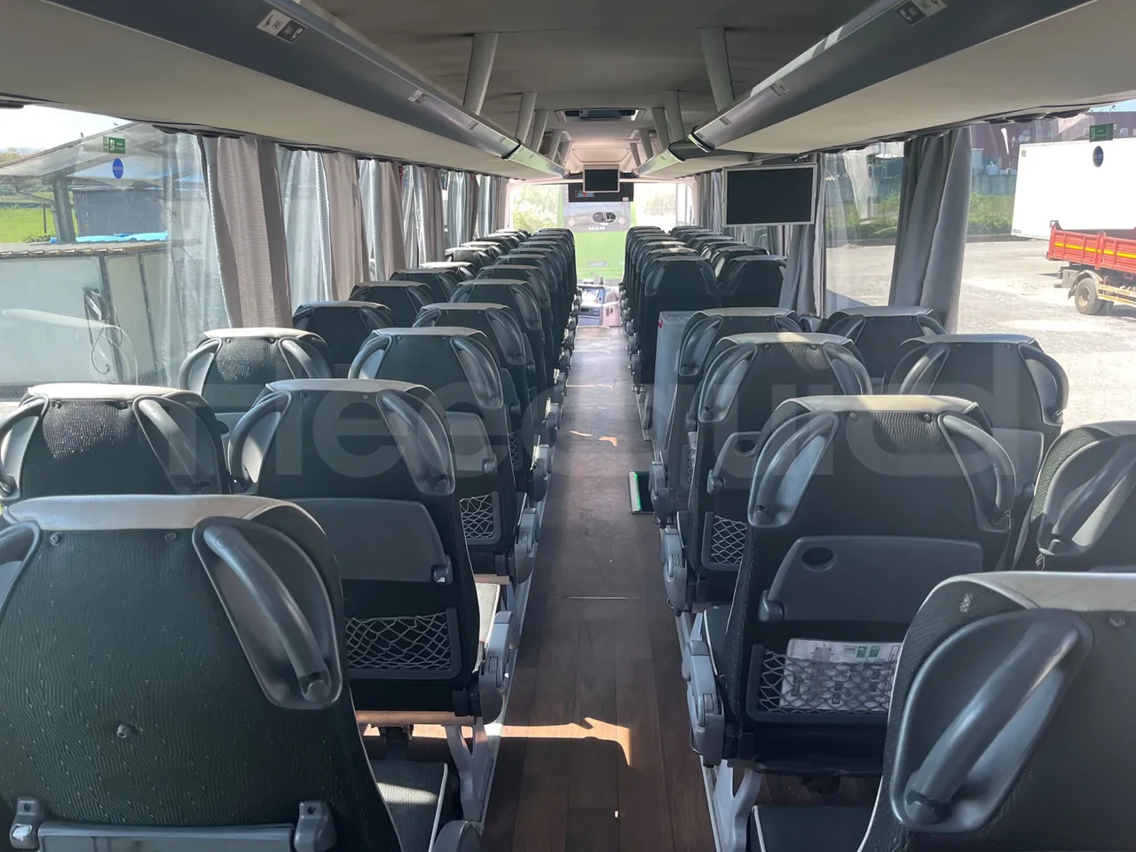 Man Lion's Coach C Joacb - Euro6 - 338kW - 13.100mt - forward view middle aisle