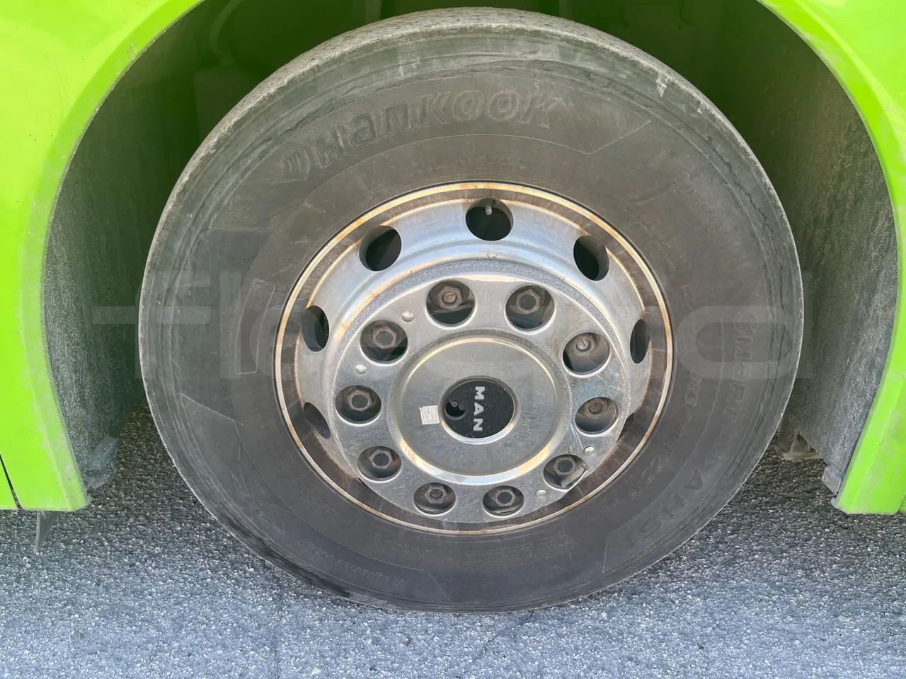 Man Lion's Coach C Joacb - Euro6 - 338kW - 13.100mt - front left tire measurements