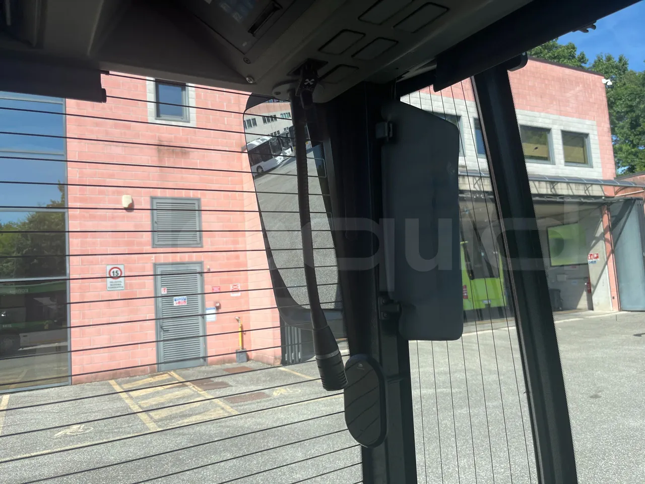 Mercedes-Benz Citaro G - driver microphone accessories photo