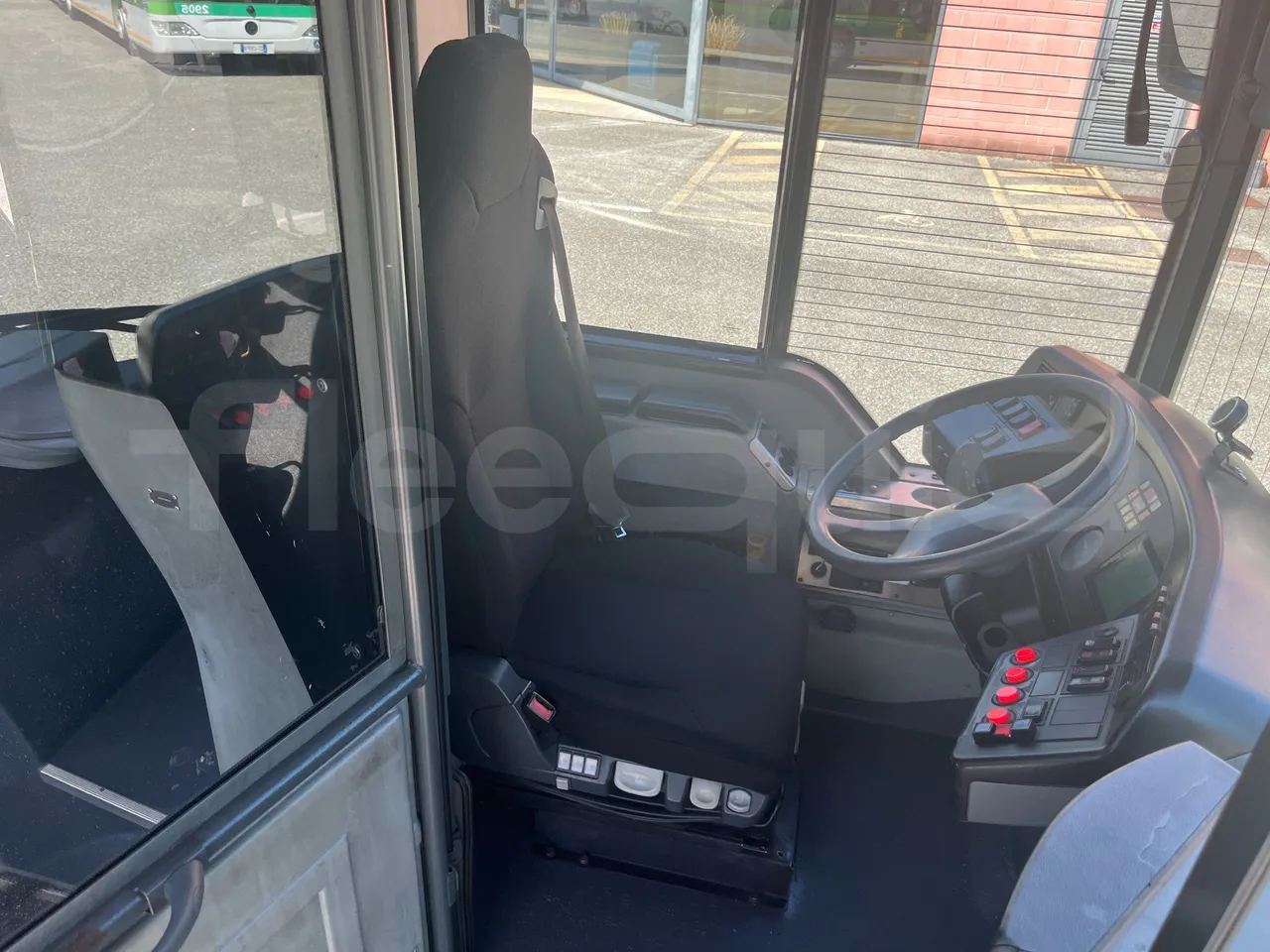 Mercedes-Benz Citaro G - driver's seat photo
