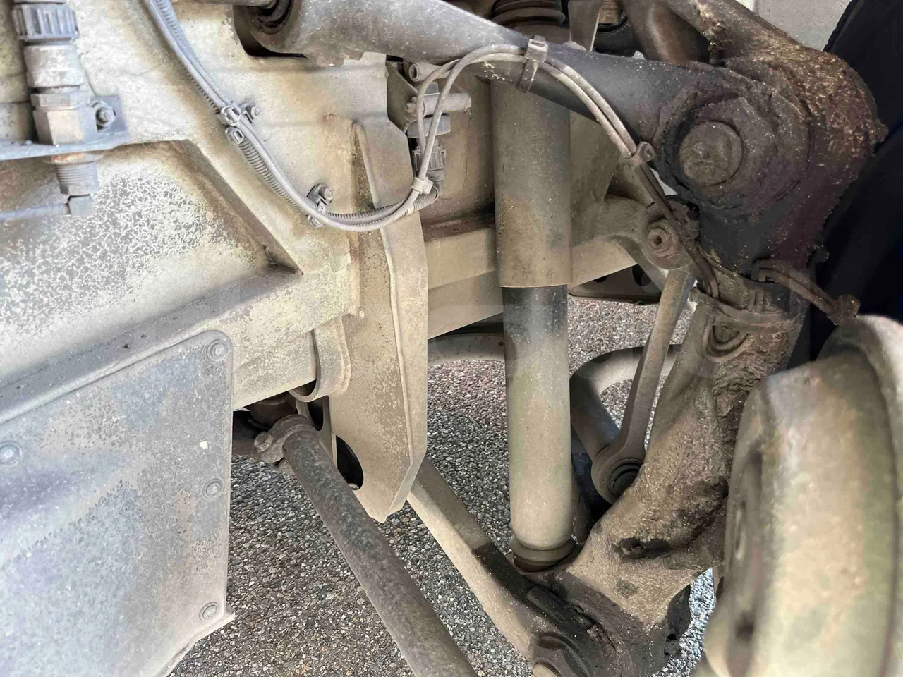 Mercedes-Benz Citaro G - front shock absorbers left