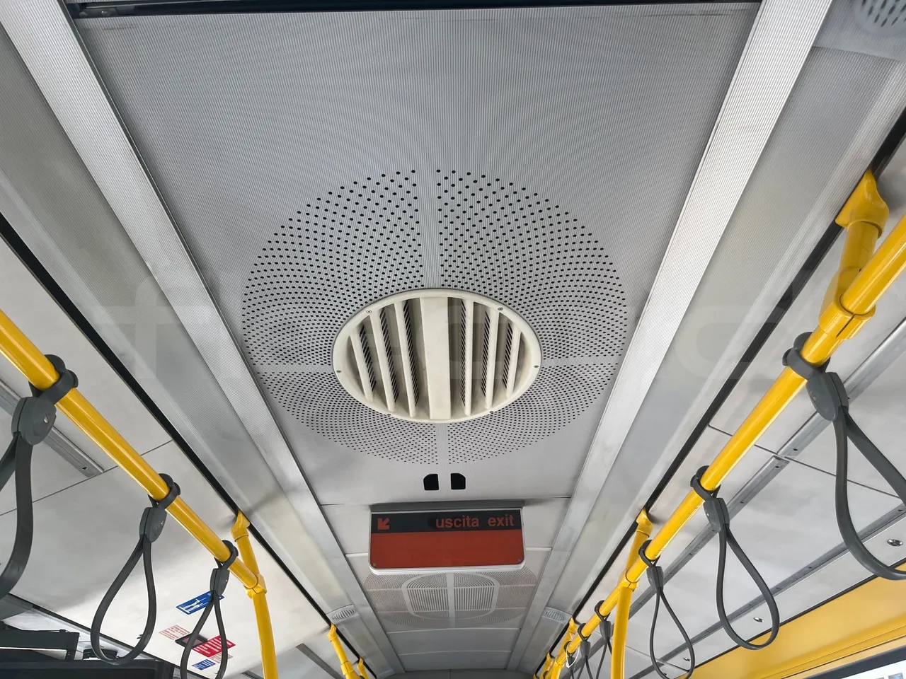Mercedes-Benz Citaro G - roof hatch 3