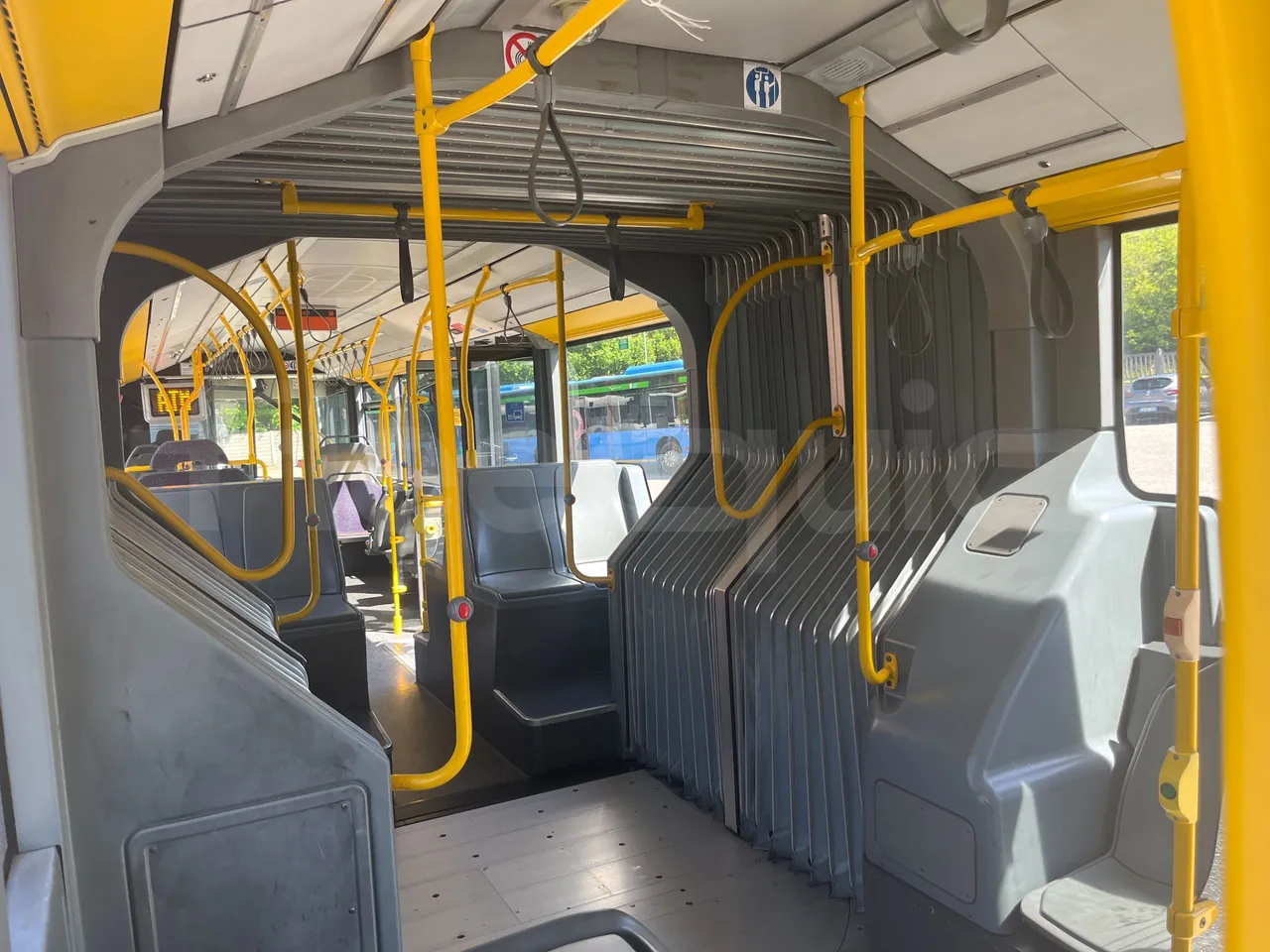 Mercedes-Benz Citaro G - power outlets detail