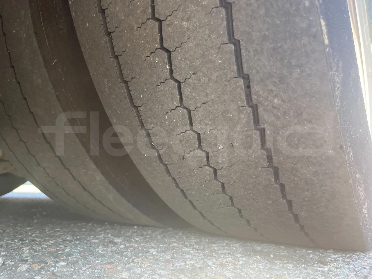 Mercedes-Benz Citaro G - rear left tire photo