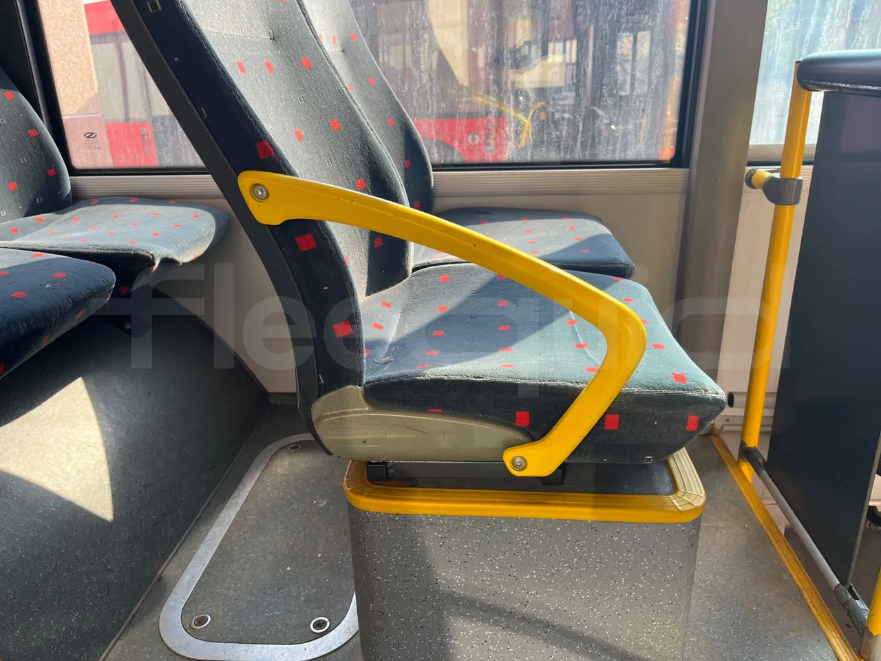 Solaris Urbino 12 - Euro6 - 240kW - 12mt - armrest detail photo