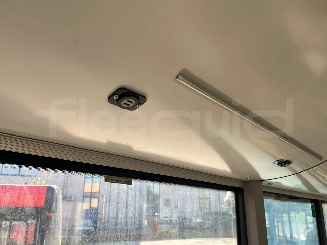 Solaris Urbino 12 - Euro6 - 240kW - 12mt - usb charging detail