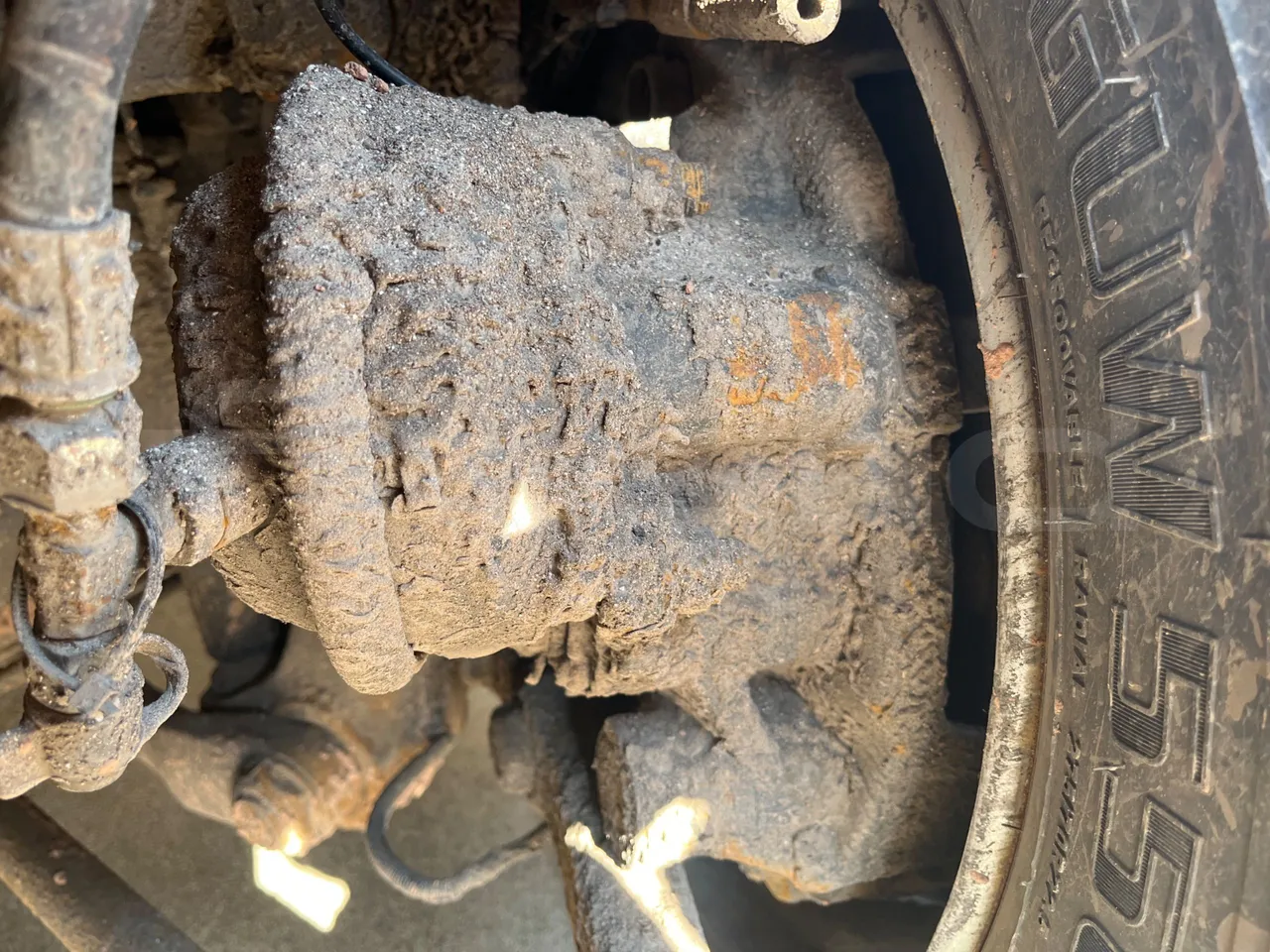 Solaris Urbino 12 - Euro6 - 240kW - 12mt - front brake calipers left