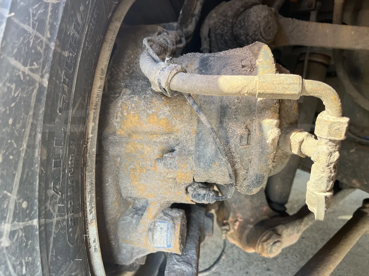 Solaris Urbino 12 - Euro6 - 240kW - 12mt - front brake calipers right